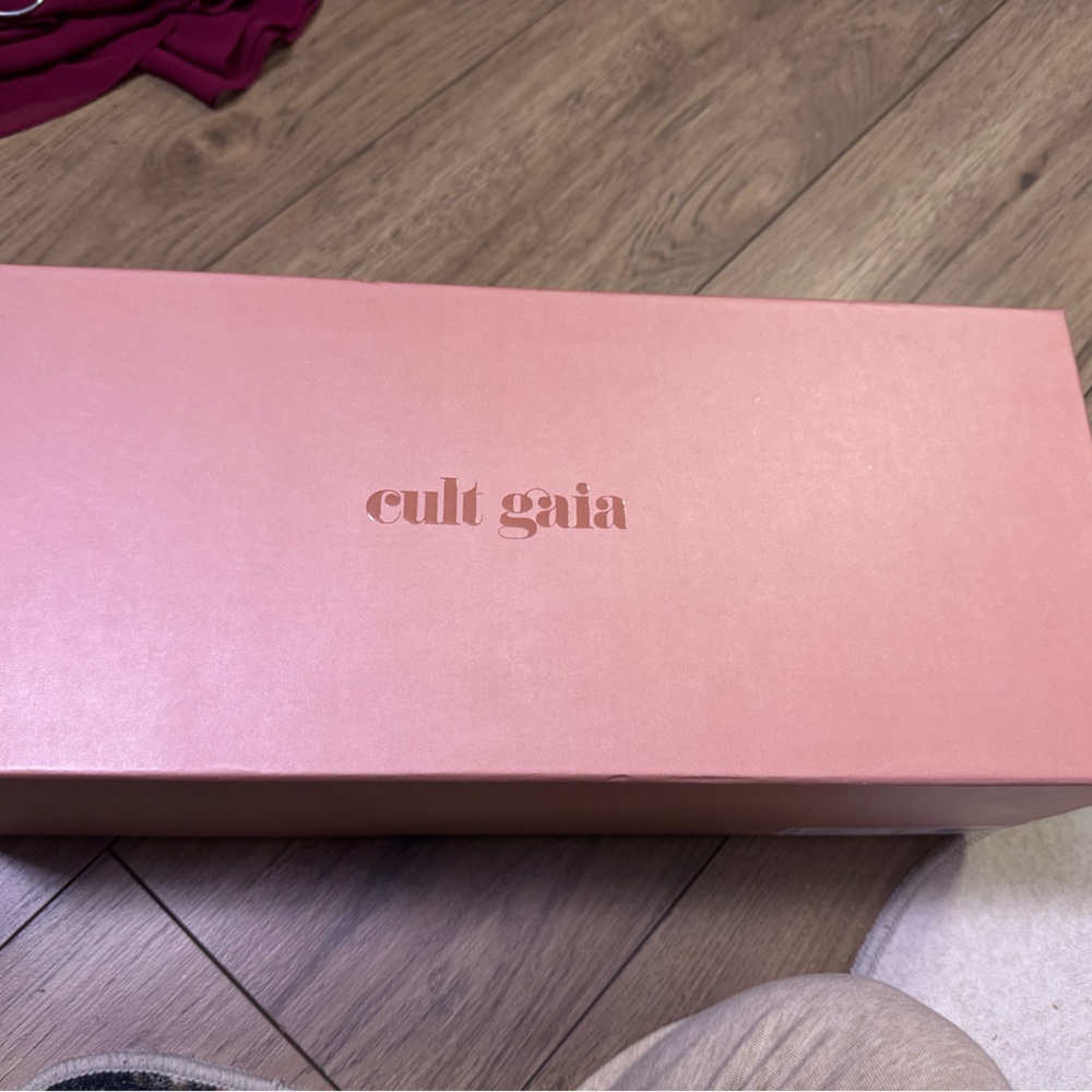 cult gaia NEW IN BOX DEE DEE CLUTCH! - Picture 4 of 8